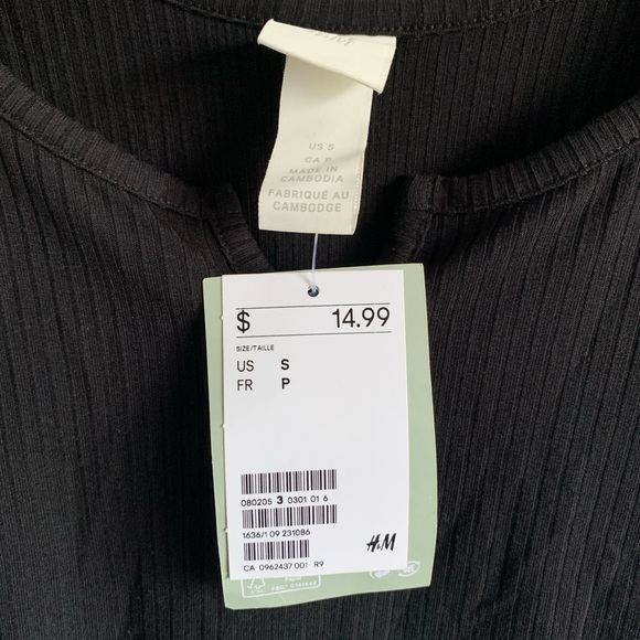 💕H&M ribbed short sleeve notched black bodysuit💕 - Picture 3 of 3